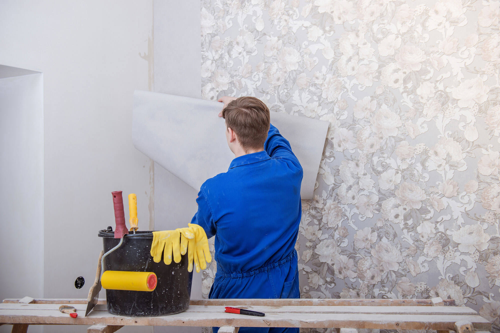 Professional wallpaper installation - residential project
